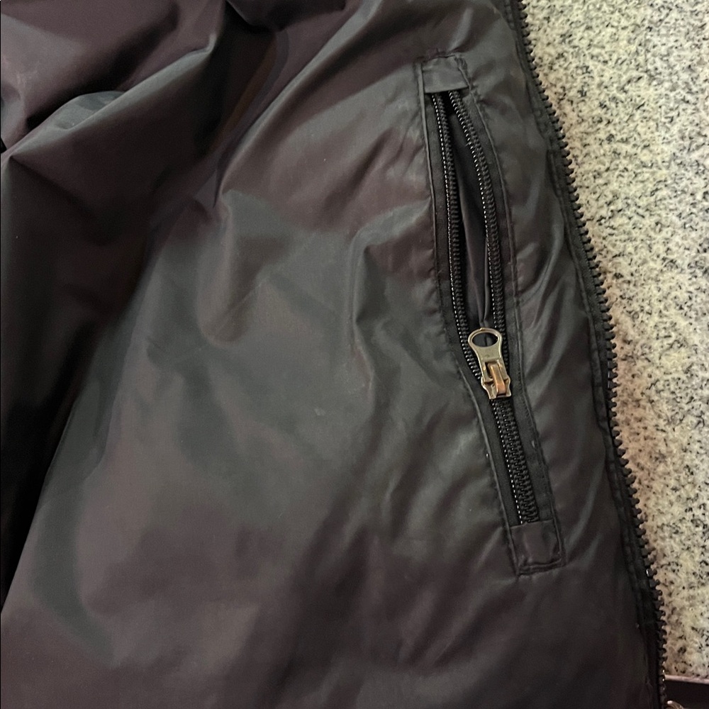 Men’s The North Face Black Puffer Vest size Medium - Picture 5 of 6
